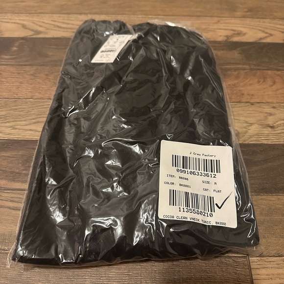 Jcrew Factory Wool-blend V-neck tunic sweater
Item BB086 - Picture 2 of 3